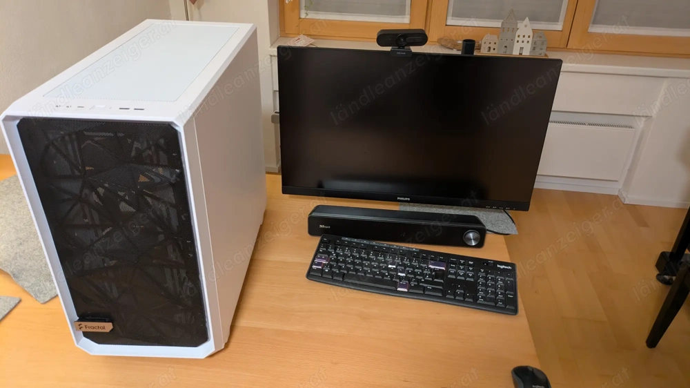 Office PC in Designergehäuse + Monitor + Tastatur + Webcam
