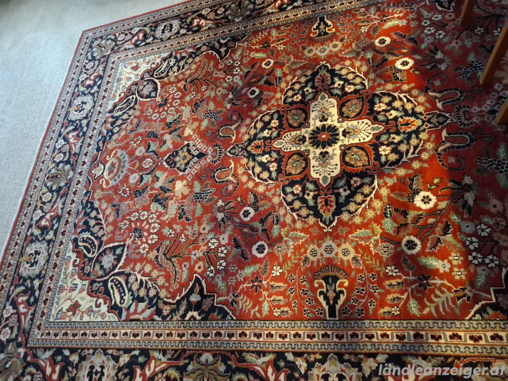 Diverse Perserteppiche, Zinn und Bilder abzugeben