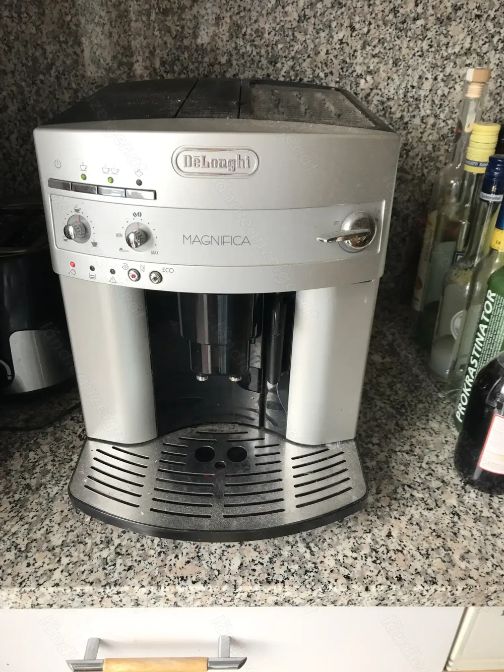 De'Longhi Magnifica ESAM 3200.S Kaffemaschine für Espresso + Kaffee funktioniert