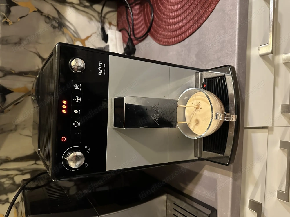 MELITTA F 230-101 Kaffeevollautomat (Silber, Kegelstahlmahlwerk, 15 bar)