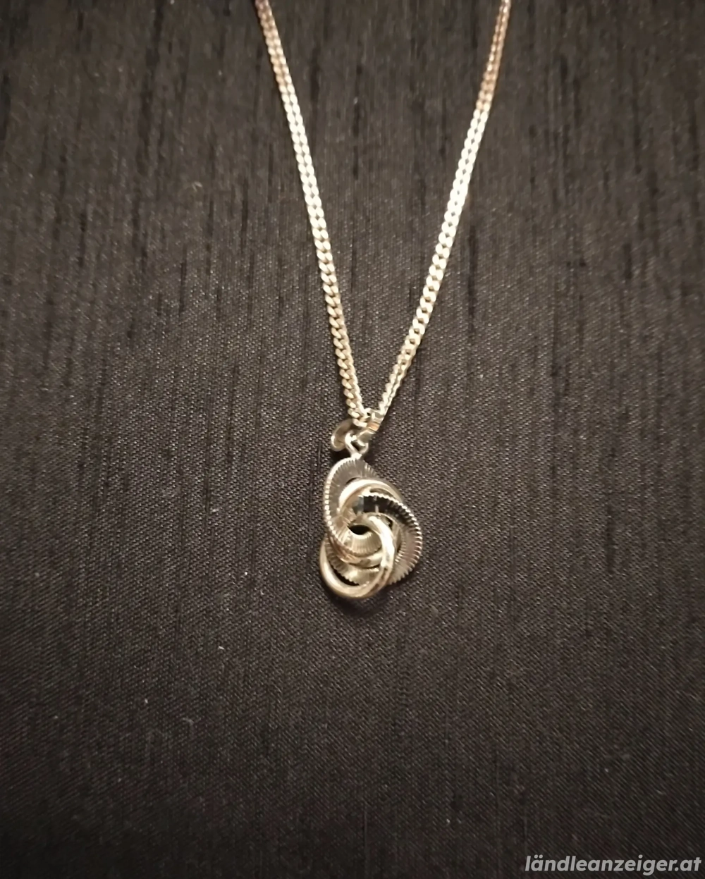 Silberkette mit Anhänger