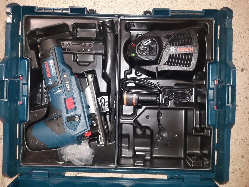 Eine neue Stichsäge  mit Akku wird verkauft. GST 12v-70