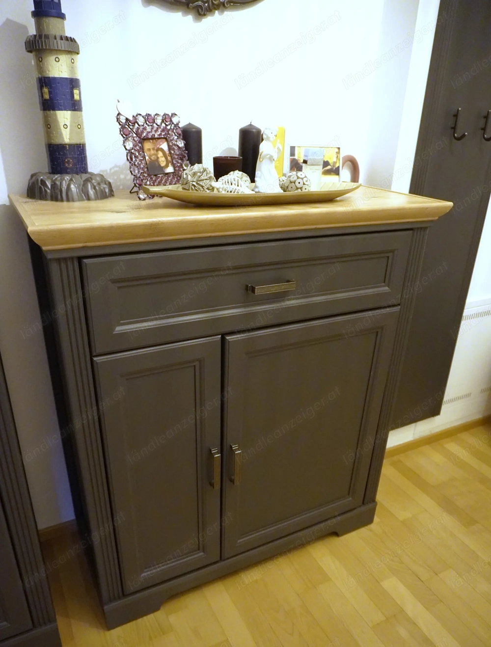 Schuhschrank + Hakenleiste