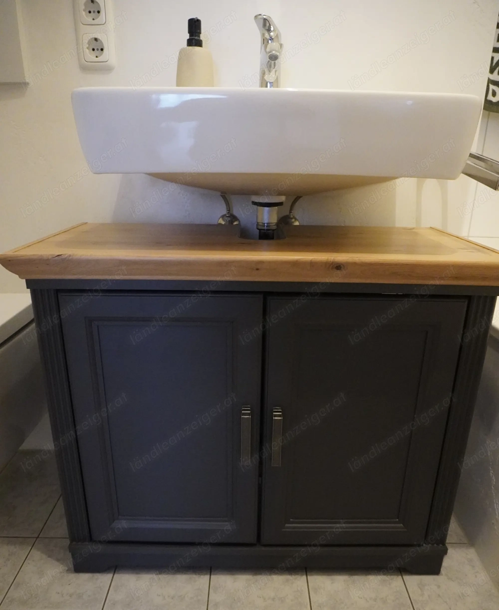 Badmöbel Set: Unterschrank + Hängeschrank