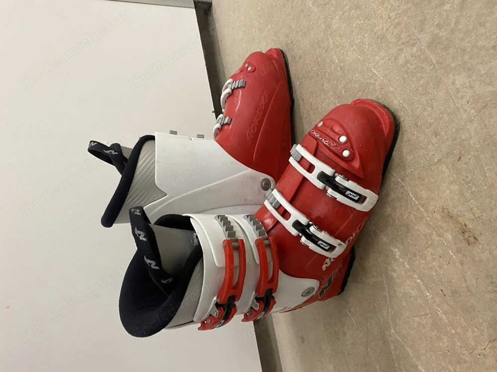 Kinderskischuhe Nordica
