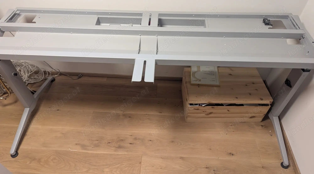 Bürotisch höhenverstellbar 