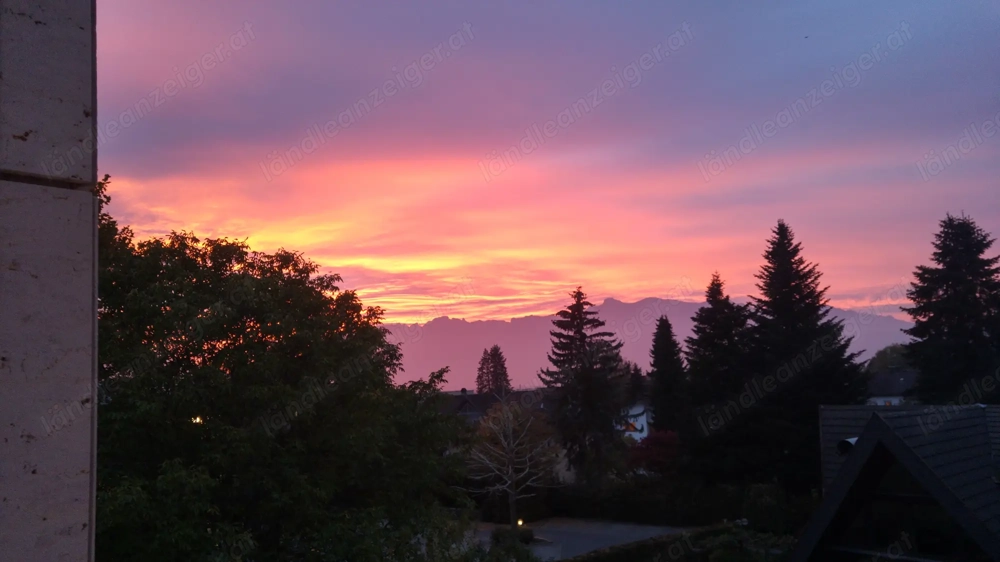  Matratze und 10 cm Hohe Bankauflage hellgrau