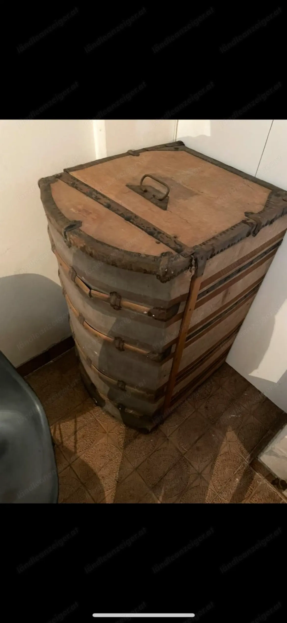 Antike Truhe  