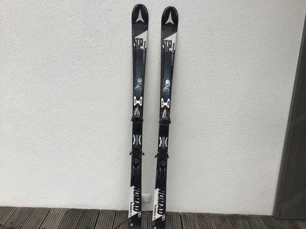 Herrenski der Marke Atomic