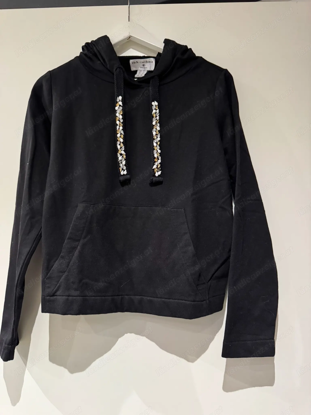 schwarzes Sweetshirt