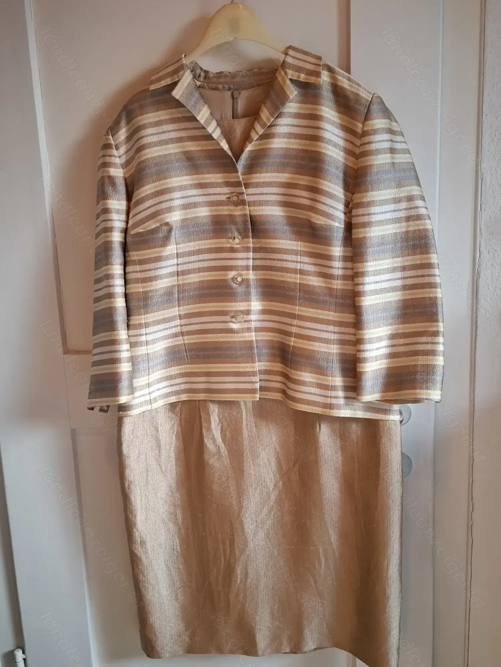 Edles Kostüm aus Wildseide