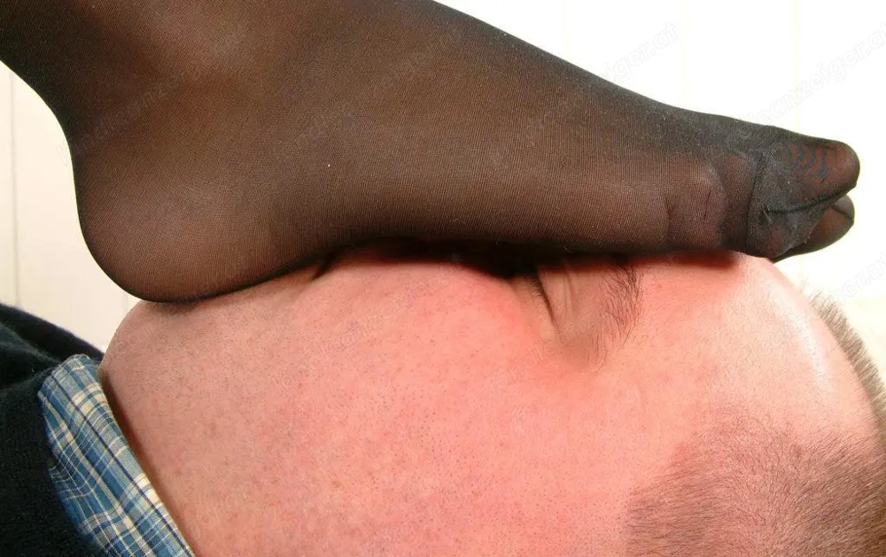 Fußmasseur sucht Frau. 