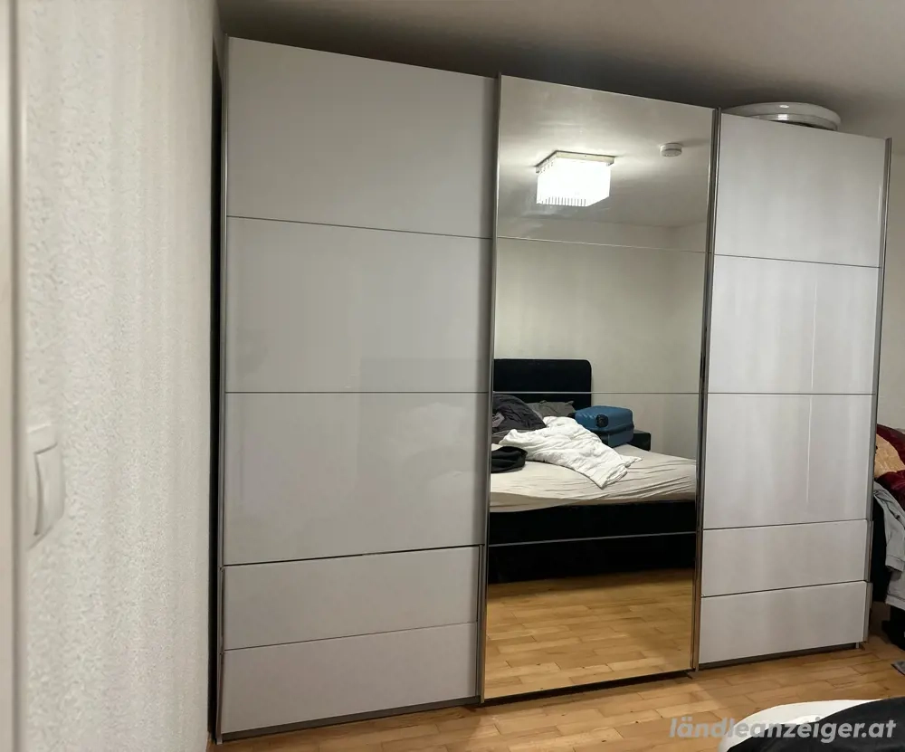 Kleiderschrank zu verkaufen