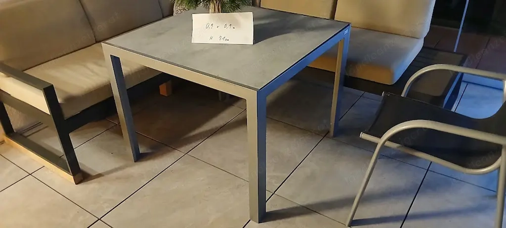 Tisch Gartentisch - Neuwertig