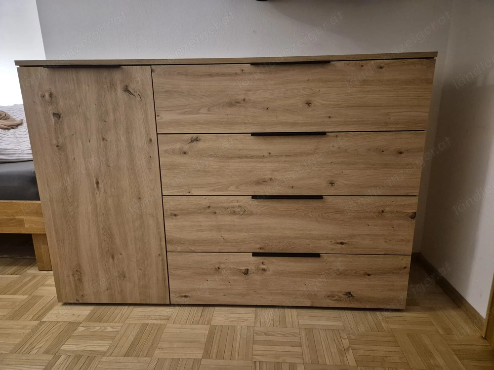 Kommode in Eichenfarbe