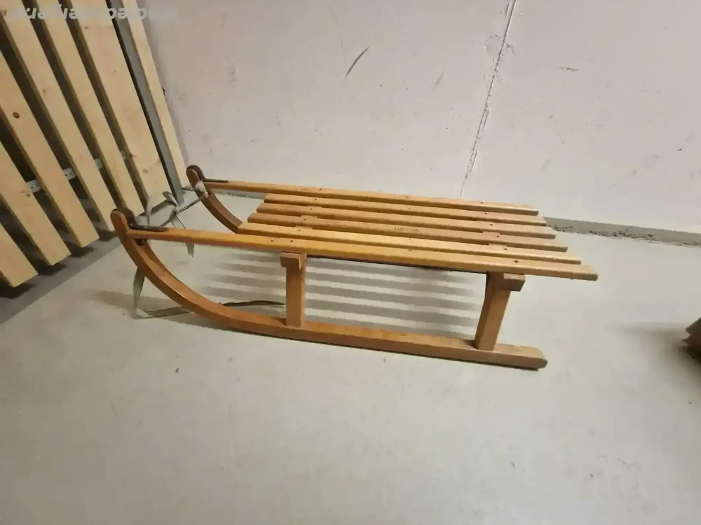 Holzschlitten