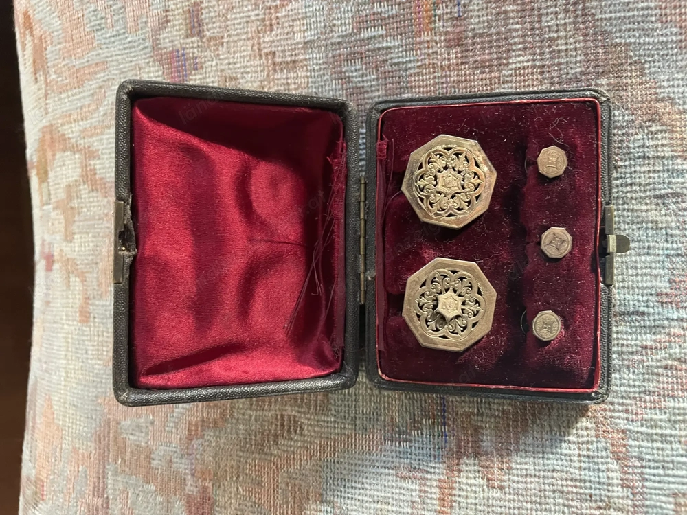 Alte Manschettenknöpfe aus der K&K-Zeit