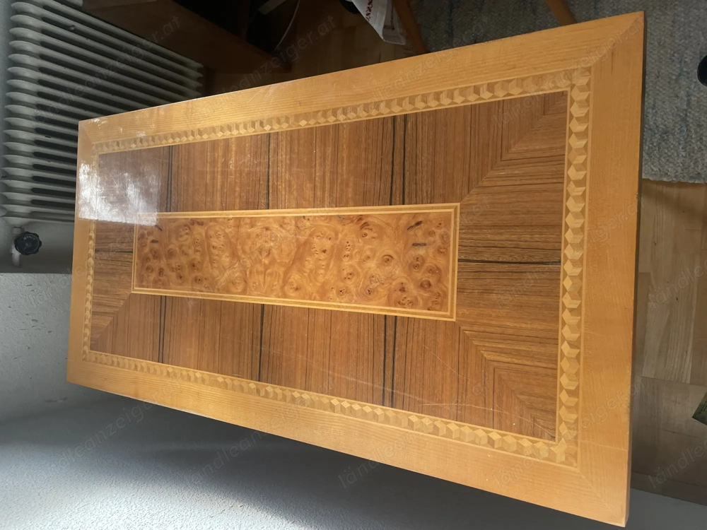 Wunderschöner Einlegetisch