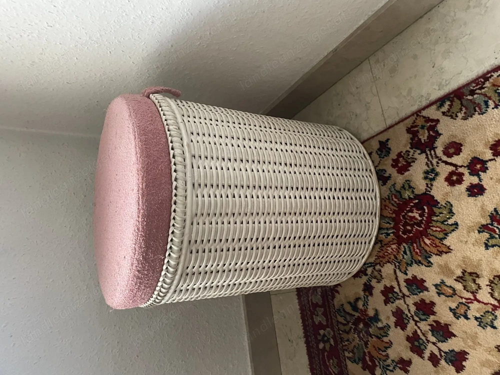 2 Wäschekörbe - Hocker