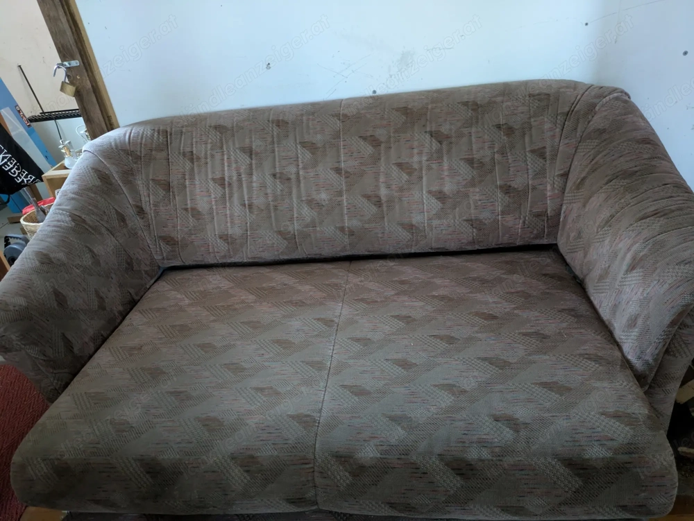 Cosy alte braun gemusterte Couch.    Couch zum Ausziehen für Doppelbett
