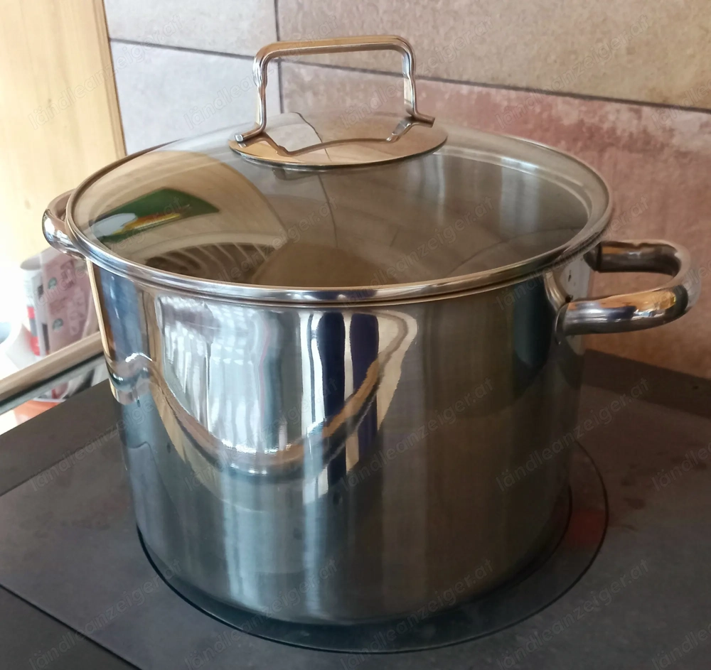 Neuer, großer Kochtopf 