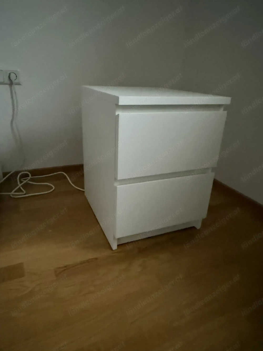 Ikea Malm Nachttisch Kommode weiß mit 2 Schubladen
