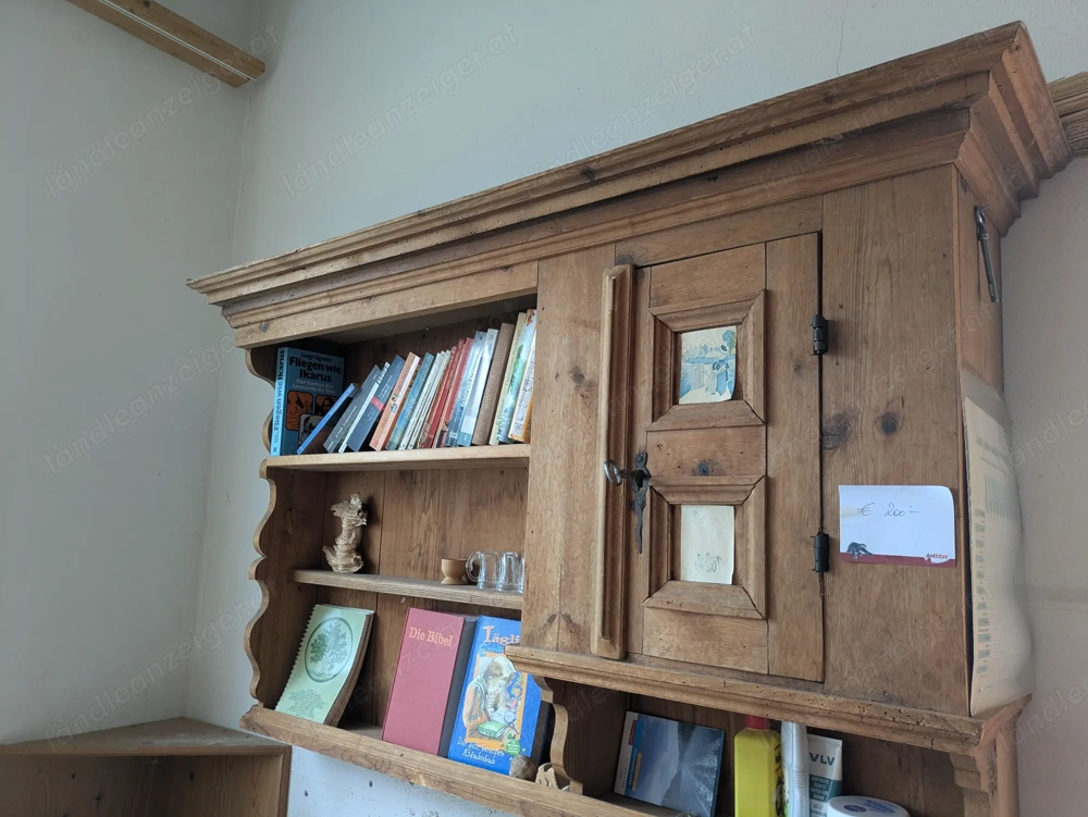 antikes liebes Haengeschraenken