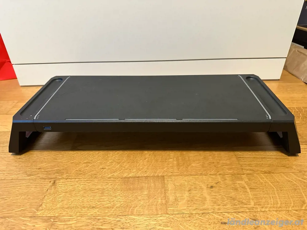 Monitorständer mit USB & LED