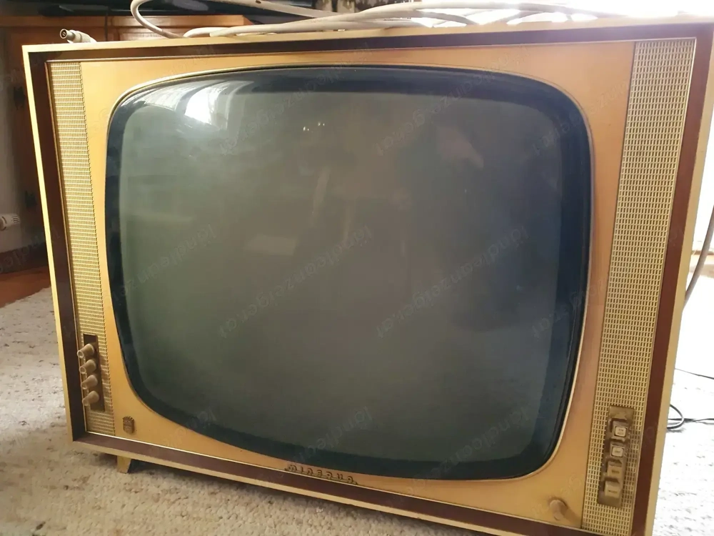 Sammlerstück: Fernsehempfänger, Type Resident UHF 646 23, Minerva-Radio Wien, 1960er