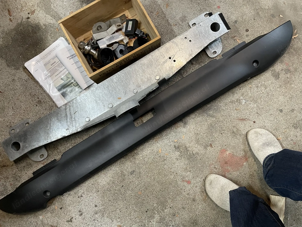 SMART 453 oder Twingo Anhängerkupplung komplett  und original von MISTERDOTCOM