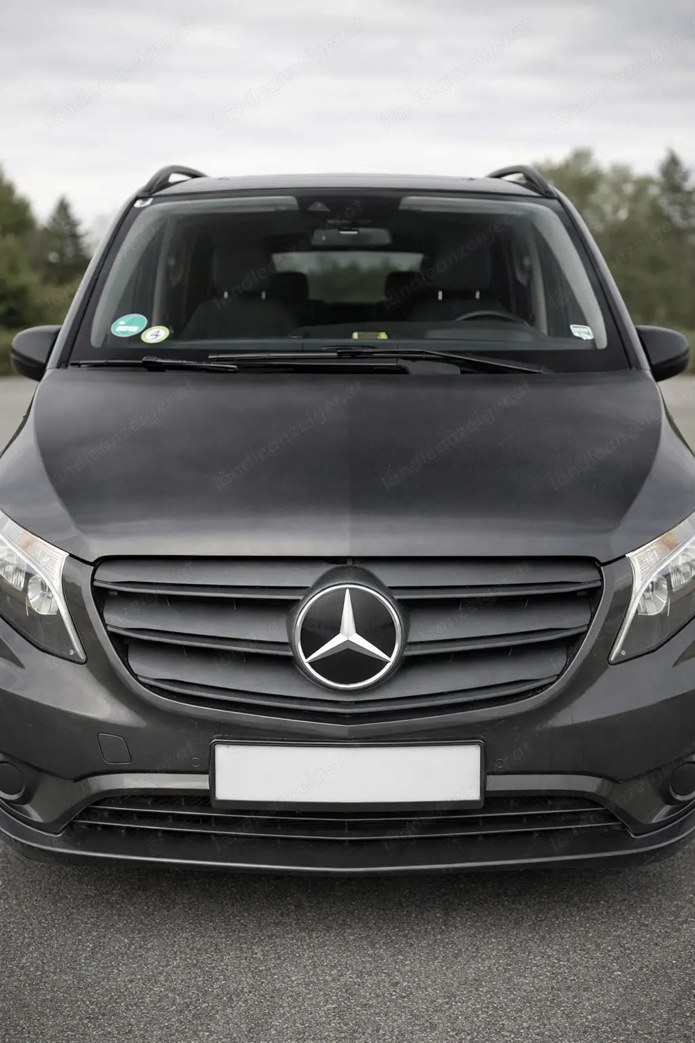 Mercedes-Benz eVito 129 Tourer PRO Lang 90kWh 7-Sitzer