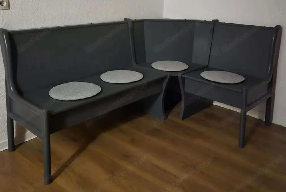 Eckbank mit Stauraum 
