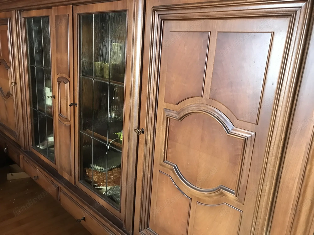 Vitrine mit 4 Türen 