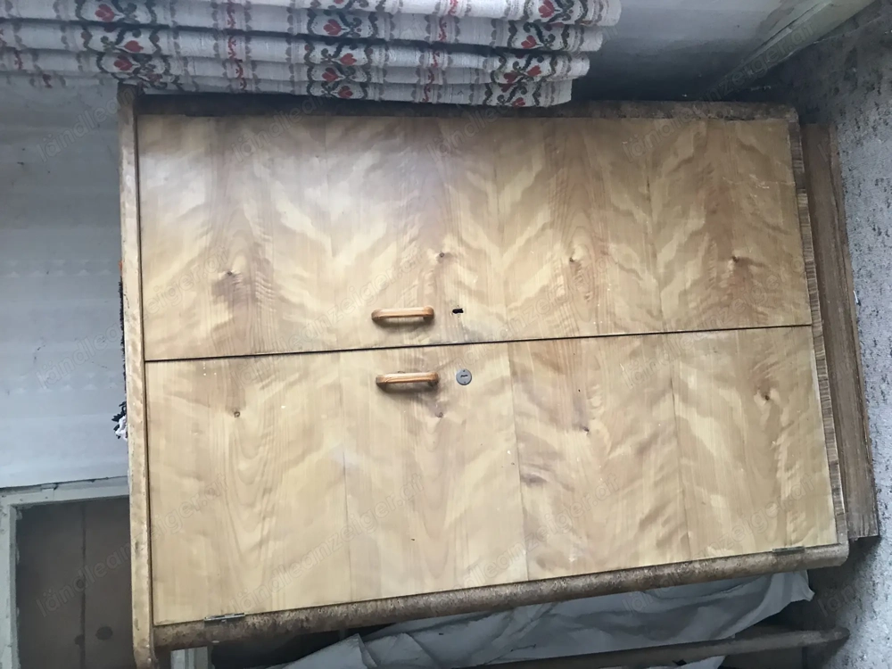 3 Schränke fürs Schlafzimmer (Nachtkästchen, Kleiderschrank, Kommode)