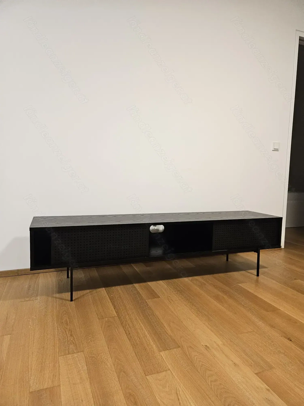 TV Lowboard schwarz, 180cm lang