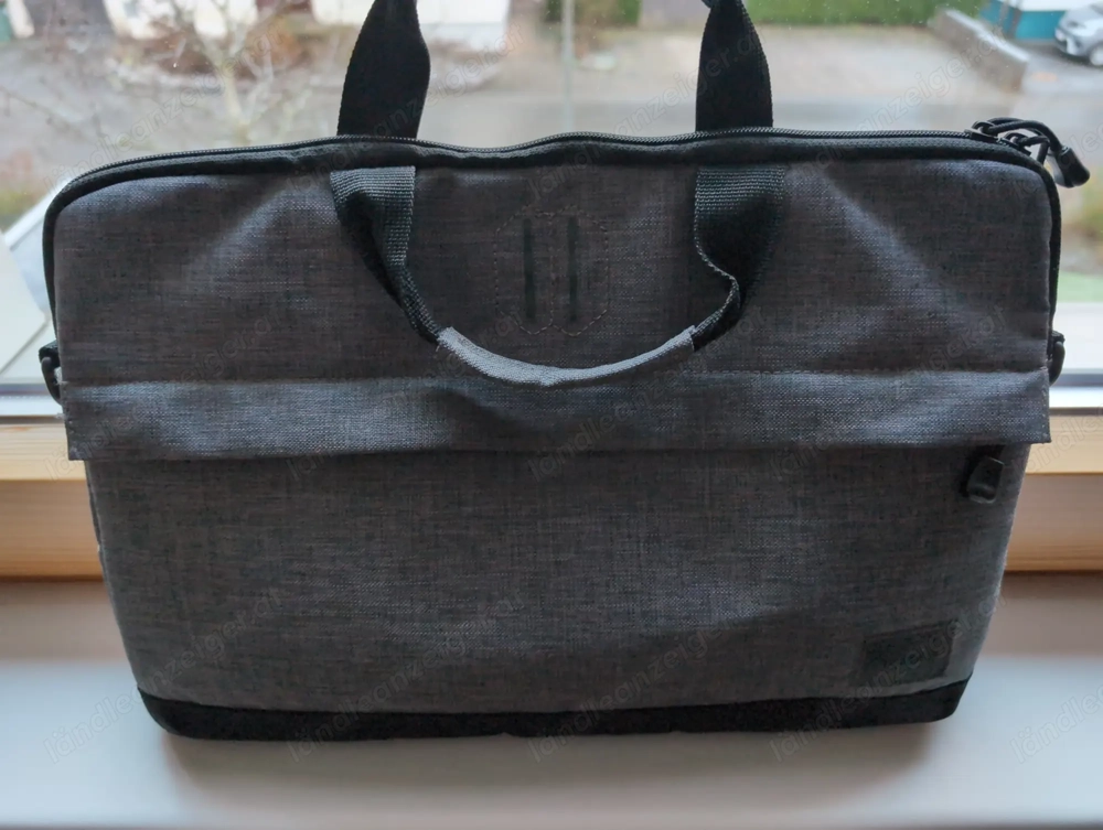 Neuwertige Laptop-Tasche als Geschenk