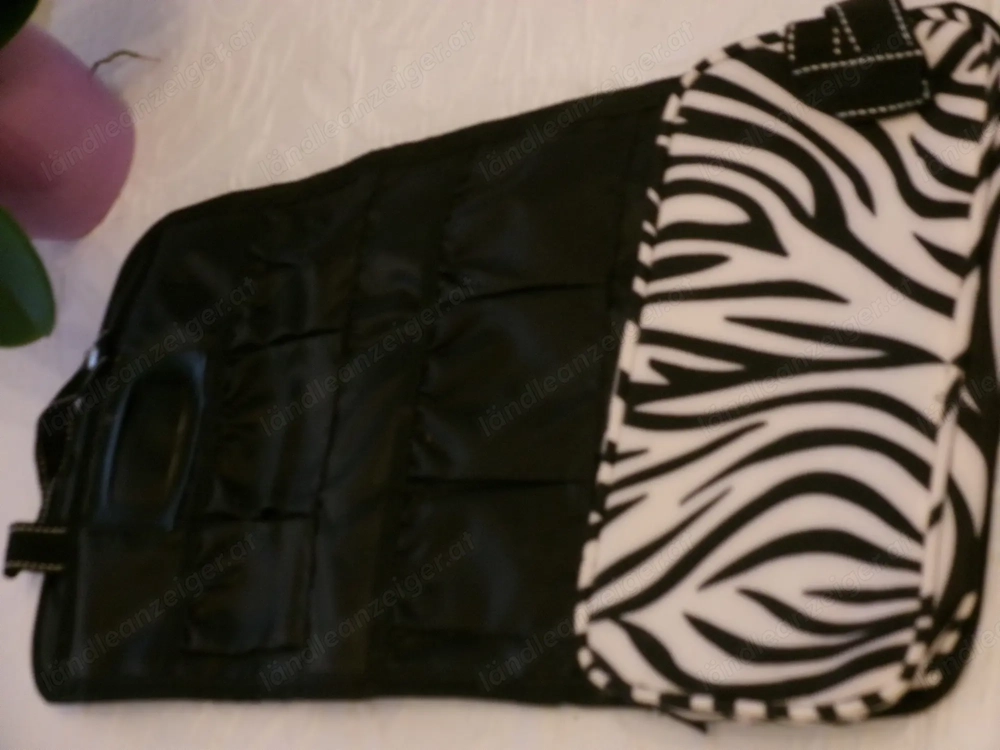 Kulturtasche zum Aufhängen am Spiegel 