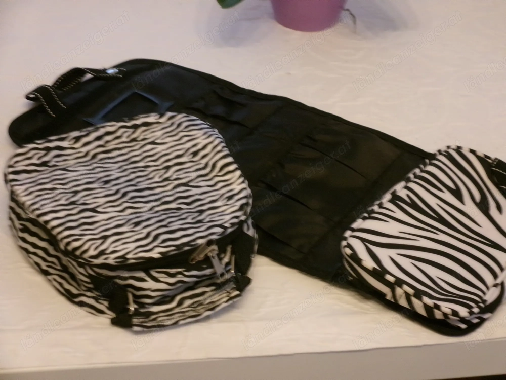 Kulturtasche zum Aufhängen am Spiegel