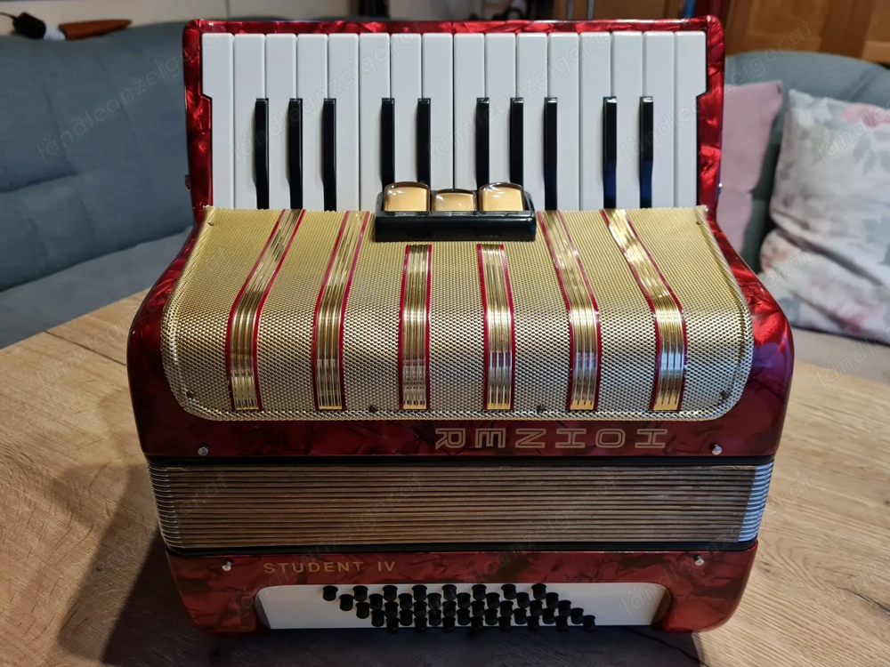 Akkordeon Hohner Student IV