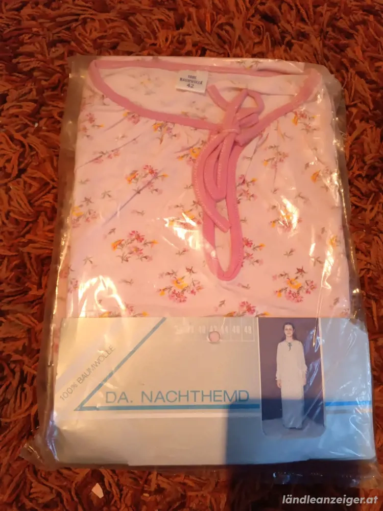 Langarm Nachthemden 42 Neu.