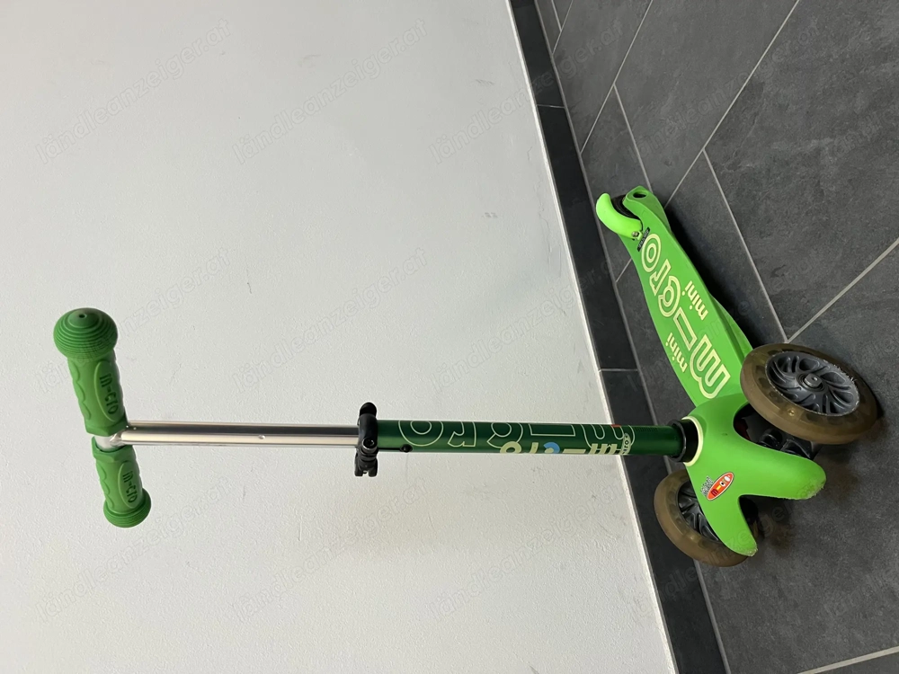 Scooter Mini Micro Deluxe LED Rollen