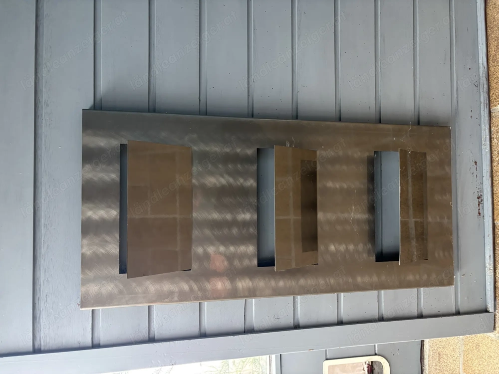 Zeitungsständer zu verschenken