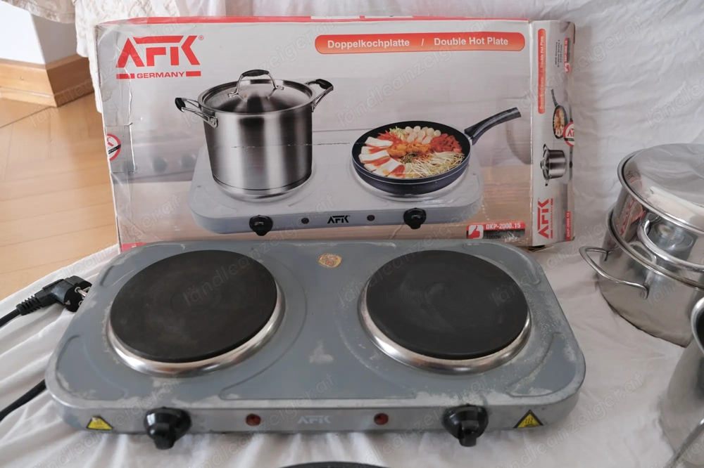 Doppelkochplatte mit Töpfen & Pfanne 