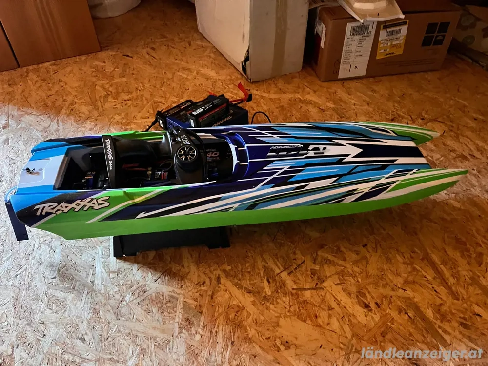 traxxas speedboot m41