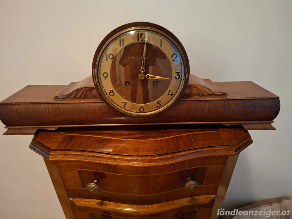 Tischuhr alt
