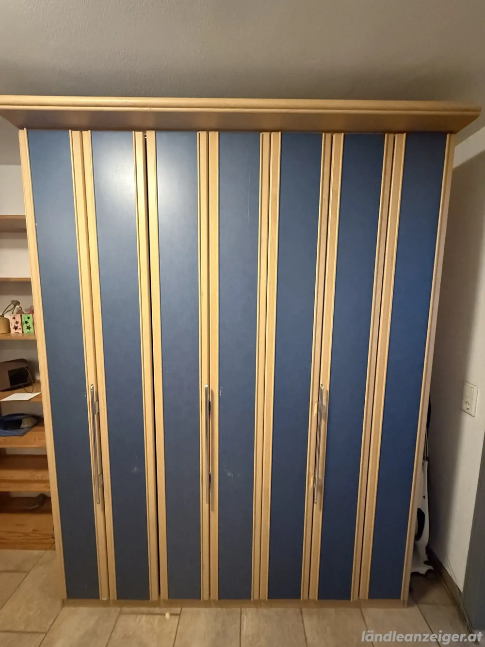 Zu Verschenken Kleiderschrank aus Holz 