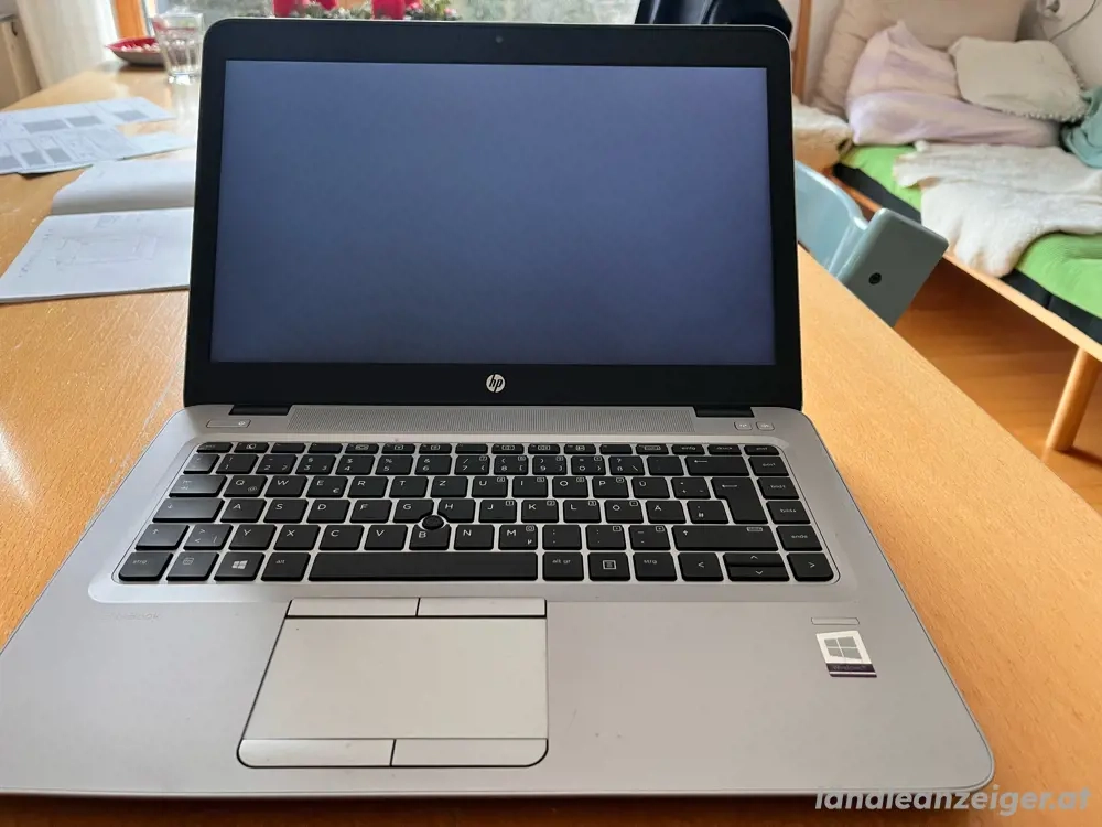 hp EliteBook 745 g3, windows 11 pro. 