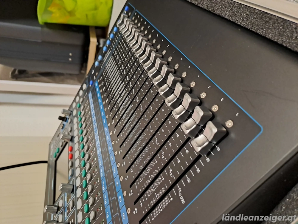 Allen & Heath Digitalmixer Qu 16
