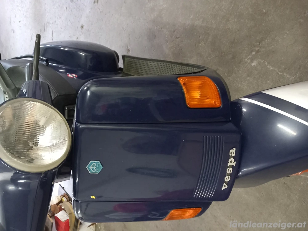Vespa Cosa 200