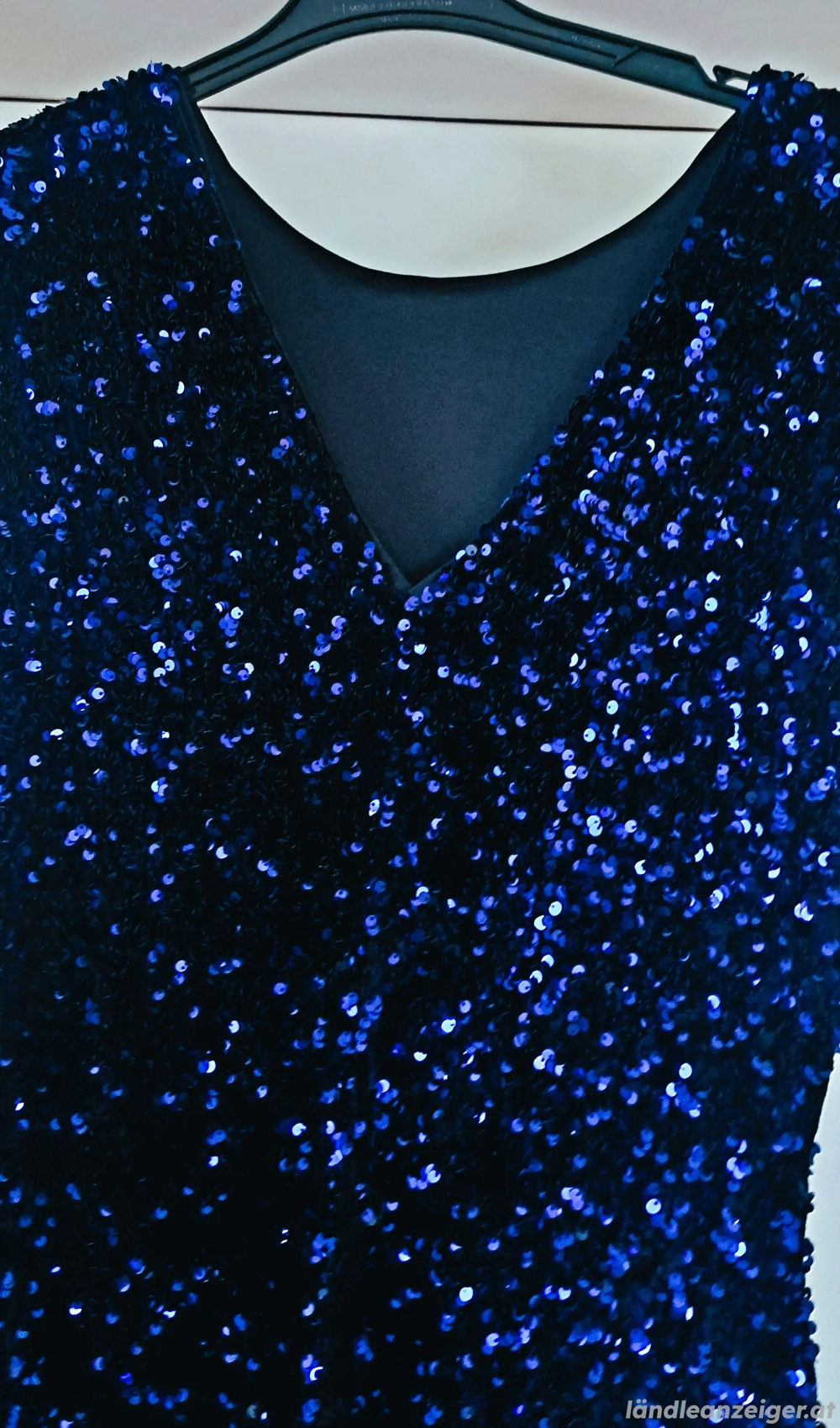 Abend- Cocktailkleid mit Pailletten